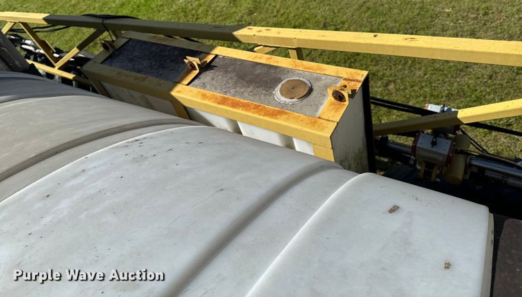 image for item ND9221 1997 Ag-Chem RoGator 854 sprayer