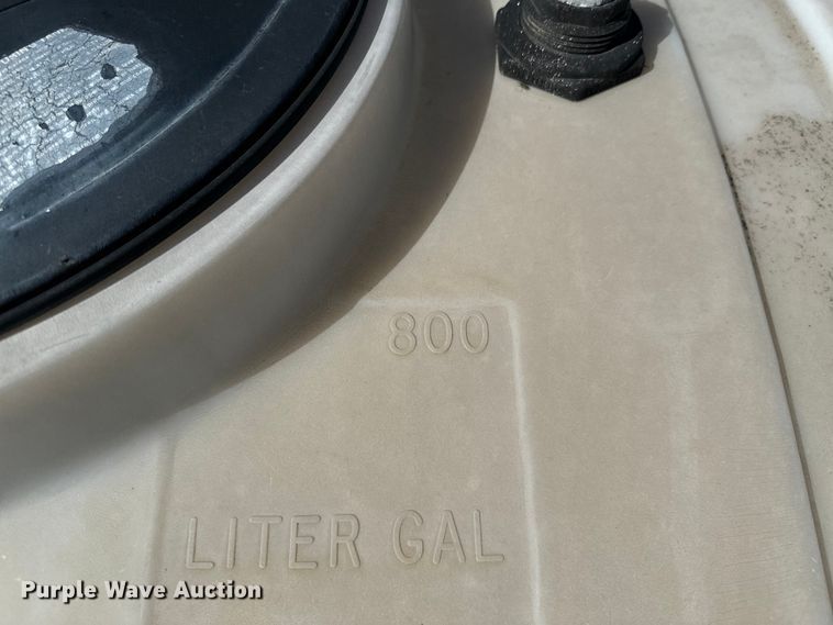 image for item ND9221 1997 Ag-Chem RoGator 854 sprayer