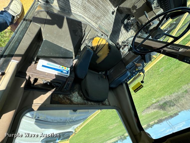 image for item ND9221 1997 Ag-Chem RoGator 854 sprayer