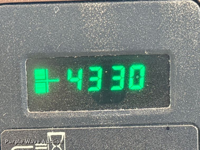 image for item ND9221 1997 Ag-Chem RoGator 854 sprayer