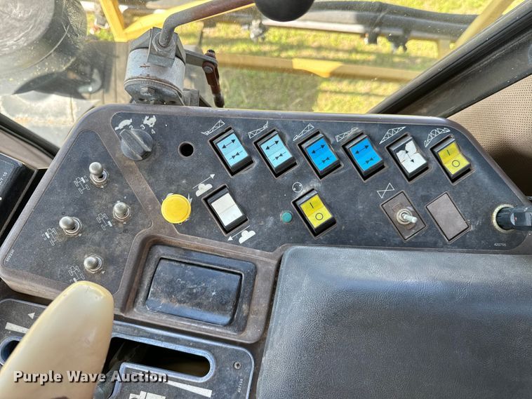 image for item ND9221 1997 Ag-Chem RoGator 854 sprayer