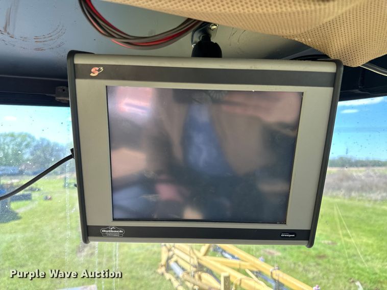 image for item ND9221 1997 Ag-Chem RoGator 854 sprayer