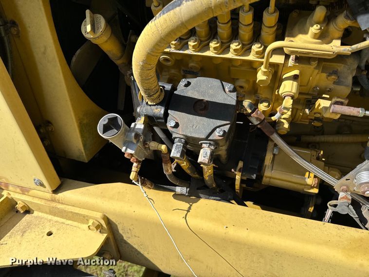 image for item ND9221 1997 Ag-Chem RoGator 854 sprayer