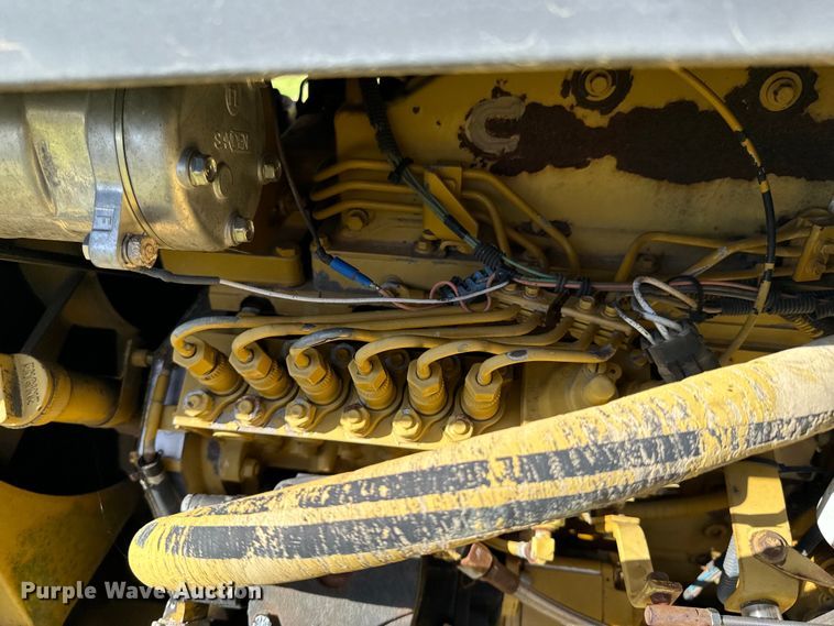 image for item ND9221 1997 Ag-Chem RoGator 854 sprayer