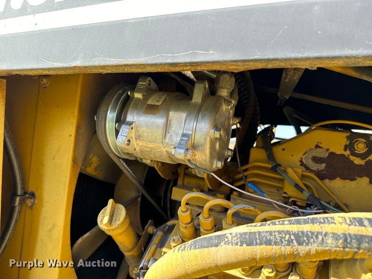 image for item ND9221 1997 Ag-Chem RoGator 854 sprayer