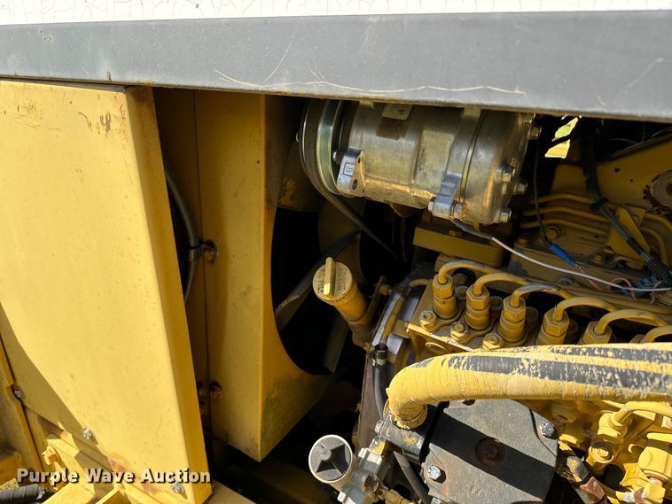 image for item ND9221 1997 Ag-Chem RoGator 854 sprayer