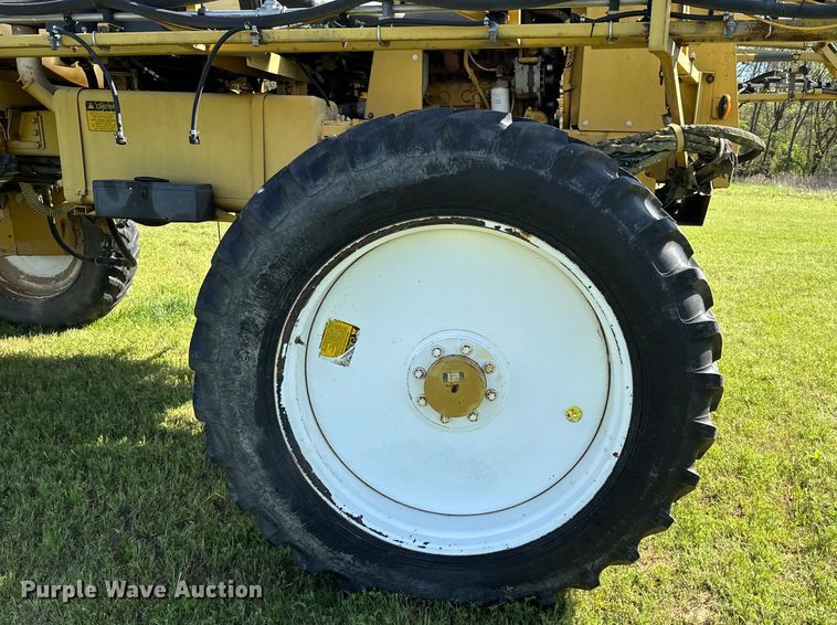 image for item ND9221 1997 Ag-Chem RoGator 854 sprayer