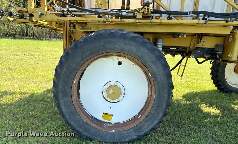 image for item ND9221 1997 Ag-Chem RoGator 854 sprayer