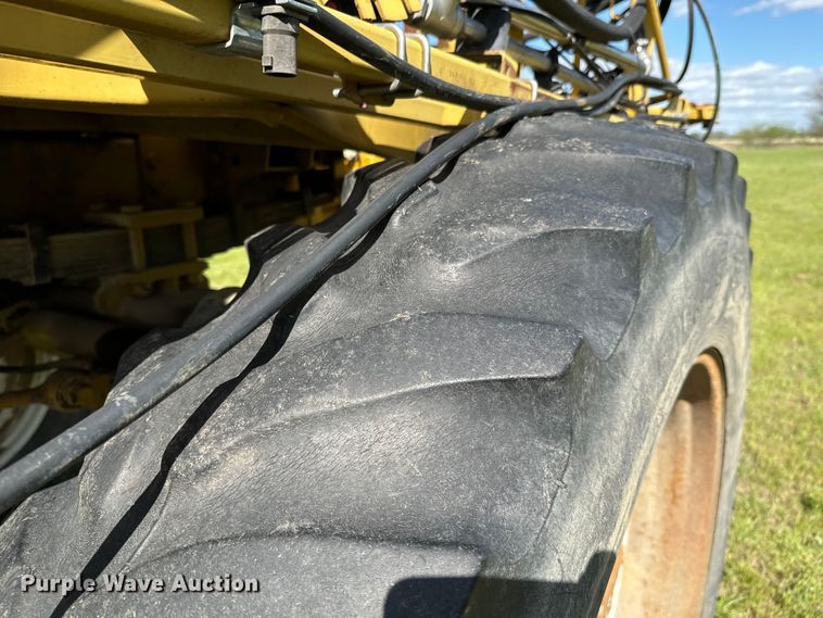 image for item ND9221 1997 Ag-Chem RoGator 854 sprayer