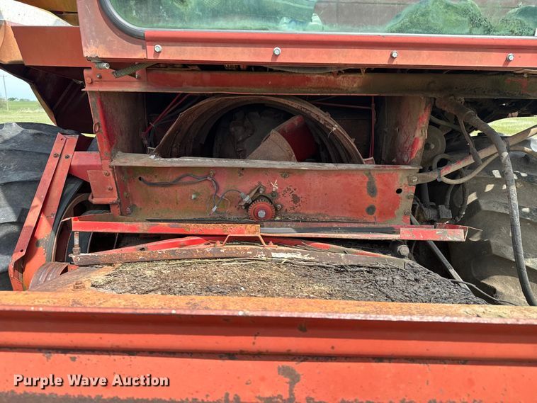 image for item ND9263 1981 International Harvester 1460 RWA combine