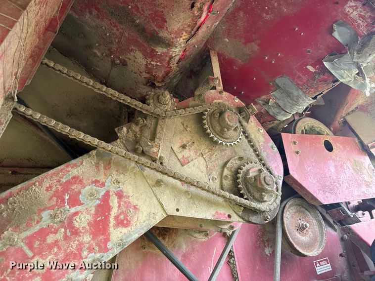 image for item ND9263 1981 International Harvester 1460 RWA combine