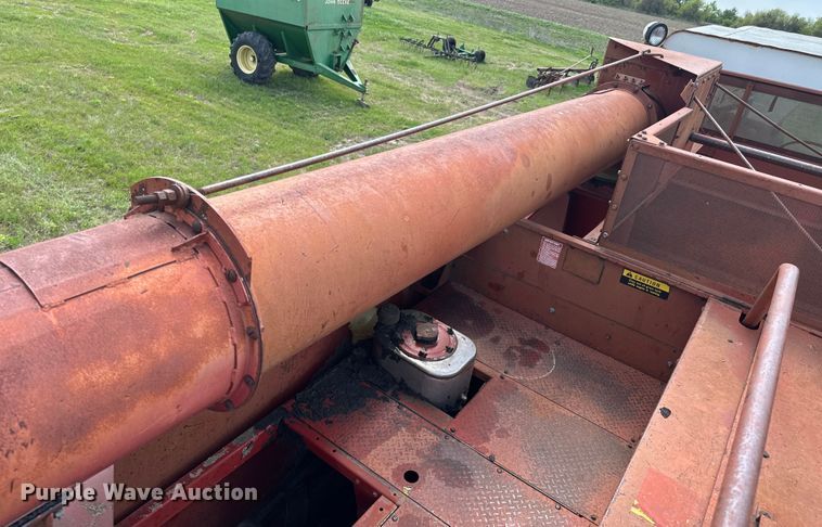 image for item ND9263 1981 International Harvester 1460 RWA combine