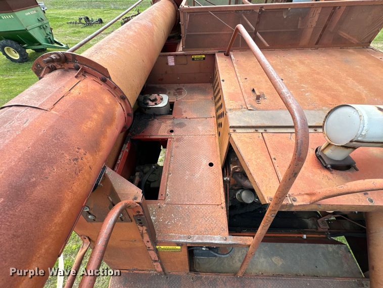 image for item ND9263 1981 International Harvester 1460 RWA combine