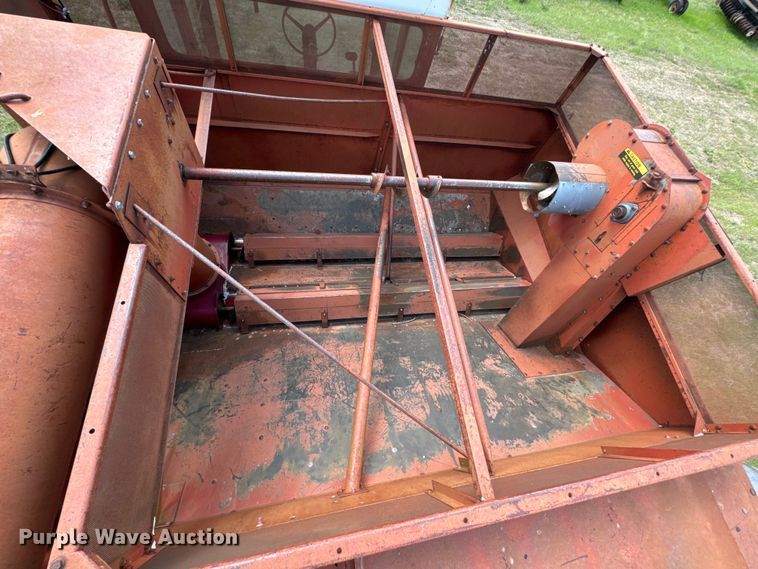 image for item ND9263 1981 International Harvester 1460 RWA combine