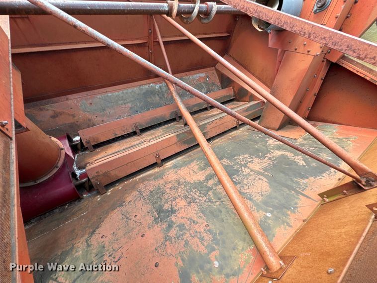 image for item ND9263 1981 International Harvester 1460 RWA combine