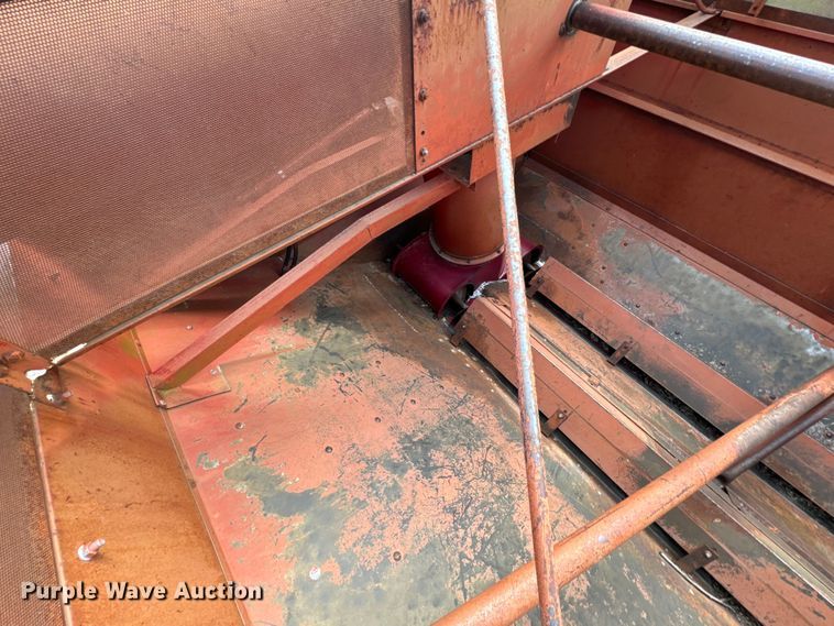 image for item ND9263 1981 International Harvester 1460 RWA combine