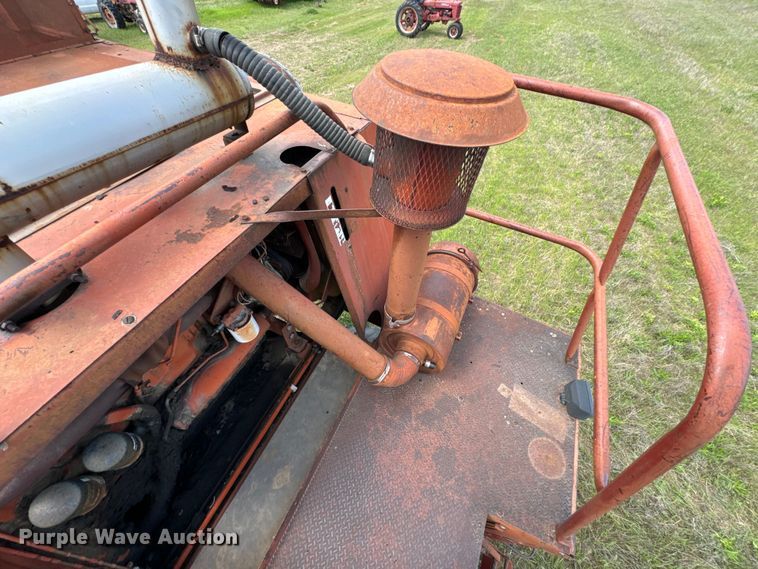 image for item ND9263 1981 International Harvester 1460 RWA combine
