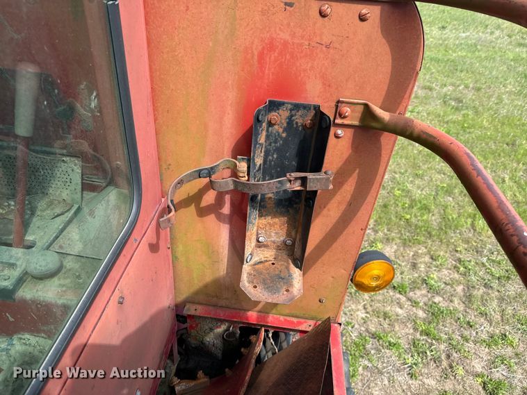 image for item ND9263 1981 International Harvester 1460 RWA combine