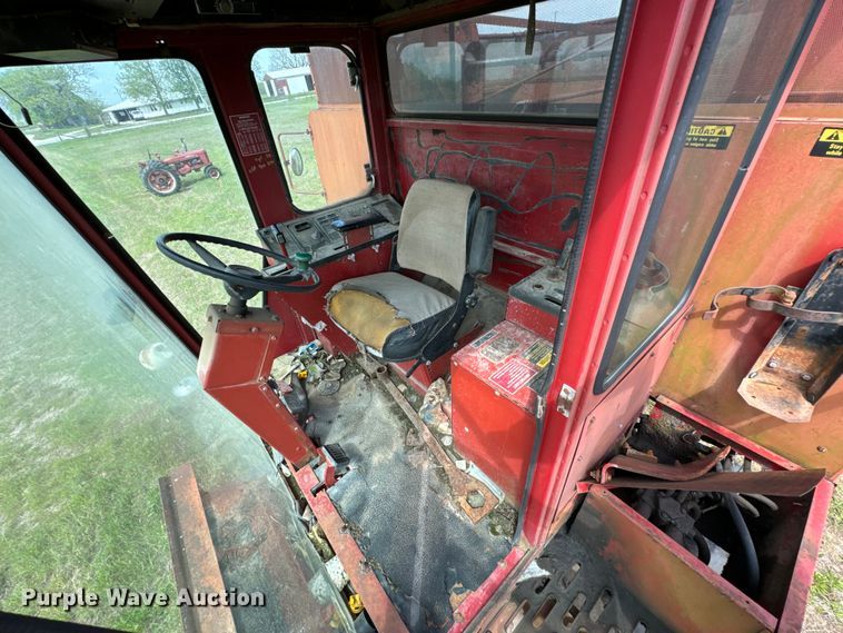 image for item ND9263 1981 International Harvester 1460 RWA combine
