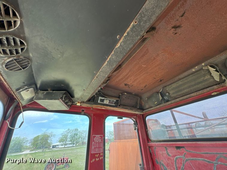 image for item ND9263 1981 International Harvester 1460 RWA combine