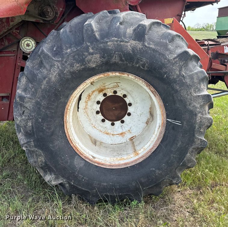 image for item ND9263 1981 International Harvester 1460 RWA combine