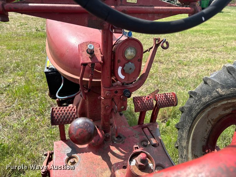 image for item ND9264 1945 McCormick  Farmall H tractor