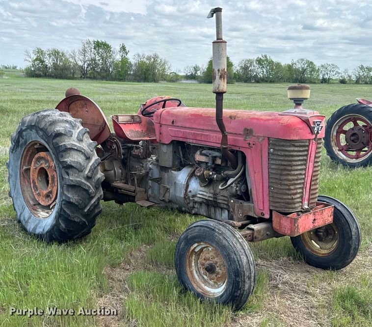 image for item ND9266 1959 Massey Ferguson MF85 tractor