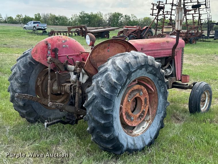 image for item ND9266 1959 Massey Ferguson MF85 tractor