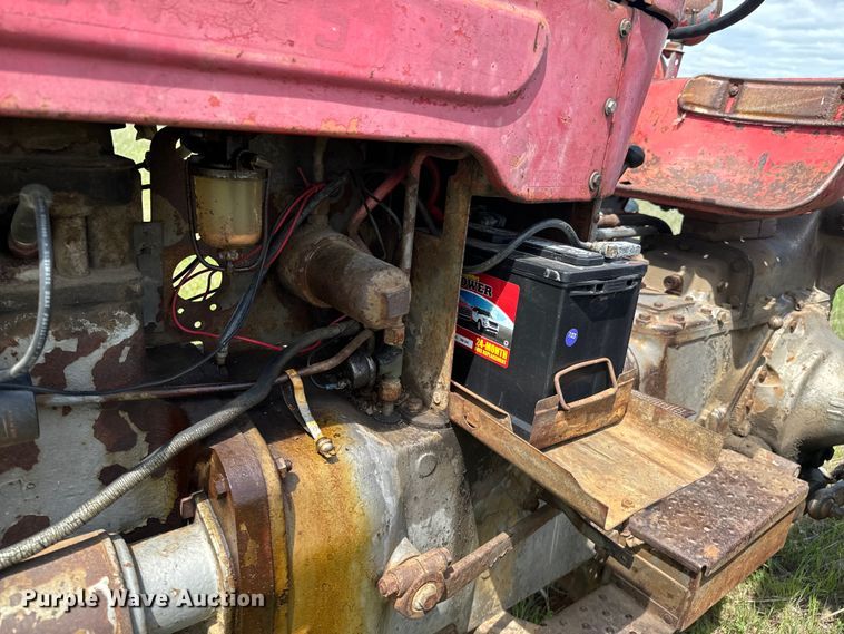 image for item ND9266 1959 Massey Ferguson MF85 tractor