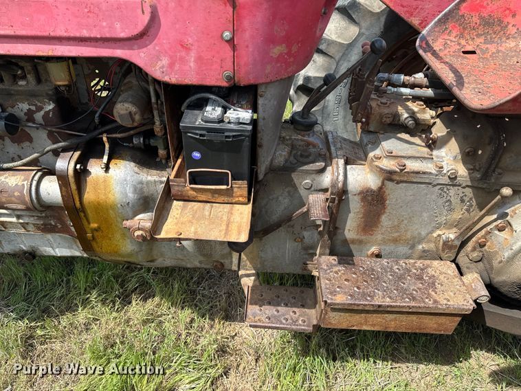 image for item ND9266 1959 Massey Ferguson MF85 tractor