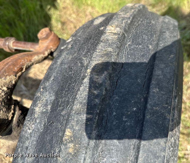 image for item ND9266 1959 Massey Ferguson MF85 tractor