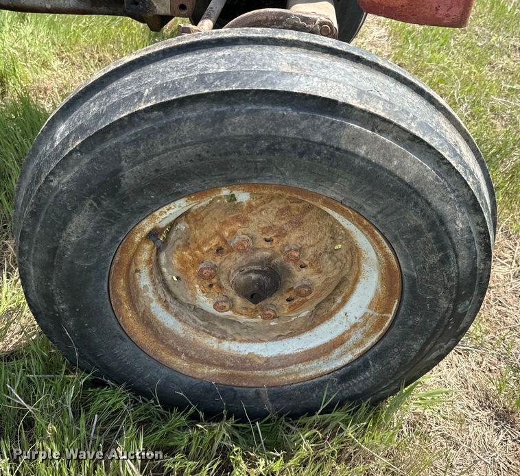 image for item ND9266 1959 Massey Ferguson MF85 tractor