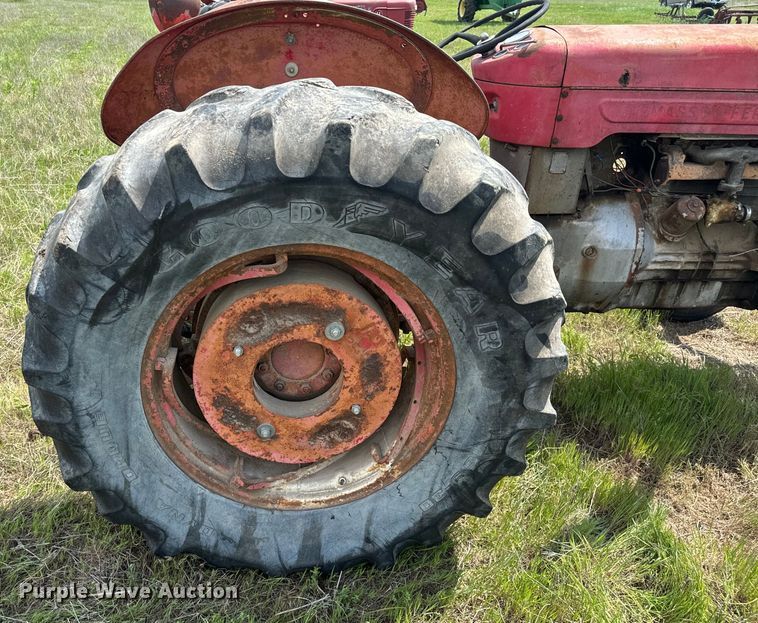 image for item ND9266 1959 Massey Ferguson MF85 tractor