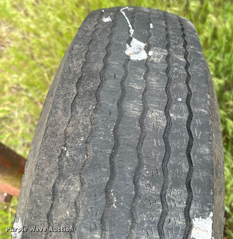 image for item ND9269 International 550 plow