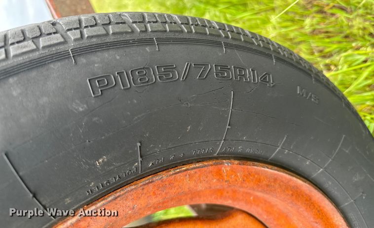 image for item ND9269 International 550 plow