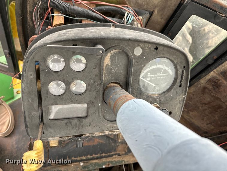 image for item ND9273 1980 John Deere 8640 4WD tractor