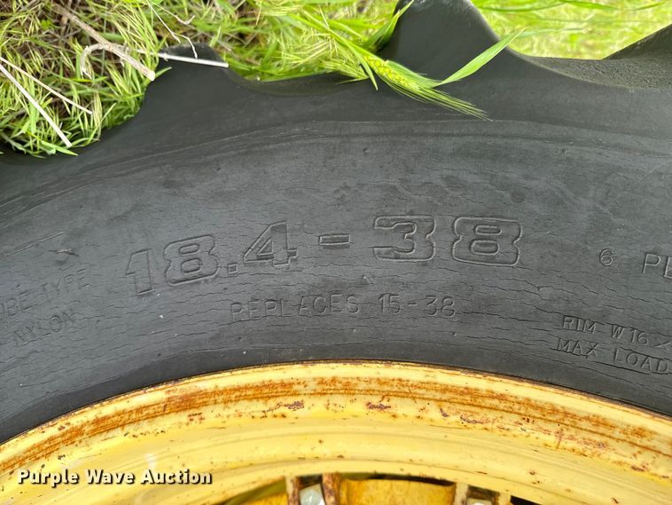 image for item ND9273 1980 John Deere 8640 4WD tractor