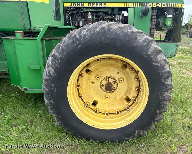 image for item ND9273 1980 John Deere 8640 4WD tractor