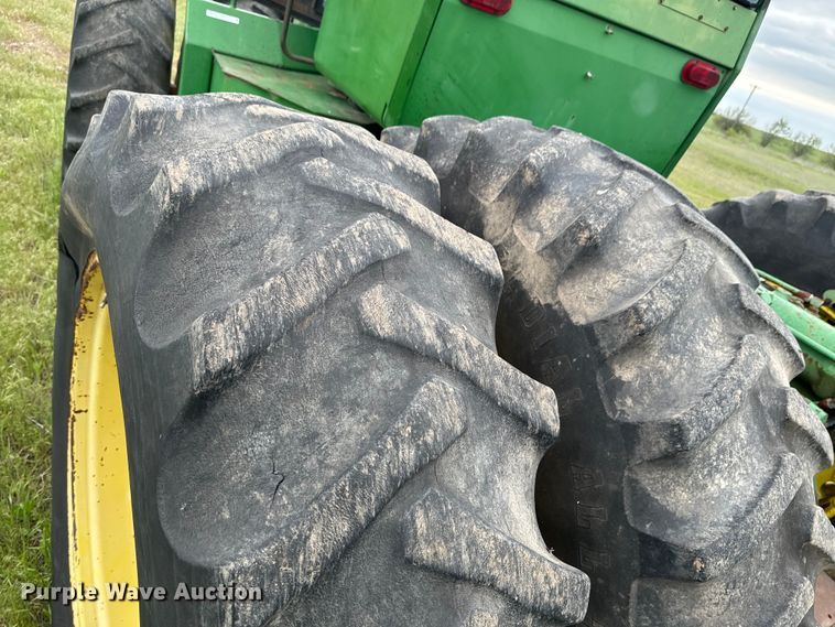 image for item ND9273 1980 John Deere 8640 4WD tractor