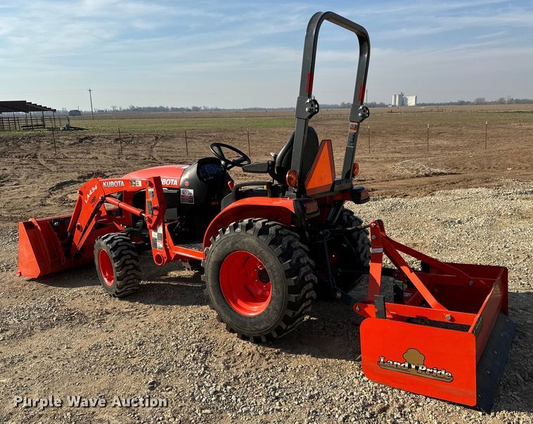 image for item NH9087 2017 Kubota  B2301HSD MFWD tractor