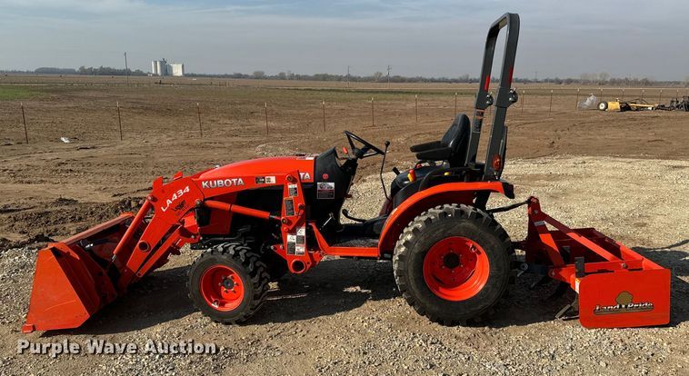 image for item NH9087 2017 Kubota  B2301HSD MFWD tractor