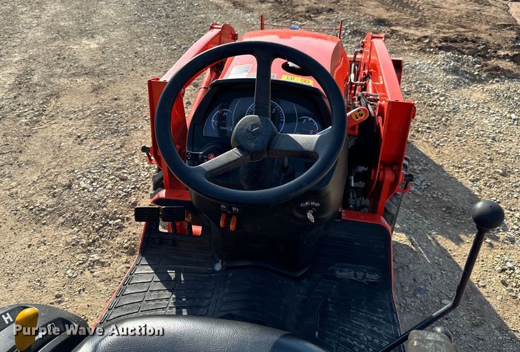 image for item NH9087 2017 Kubota  B2301HSD MFWD tractor