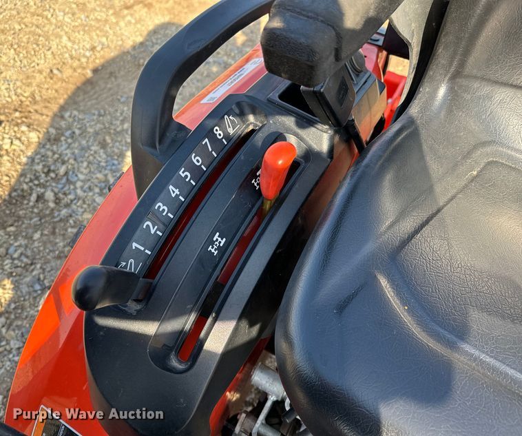 image for item NH9087 2017 Kubota  B2301HSD MFWD tractor