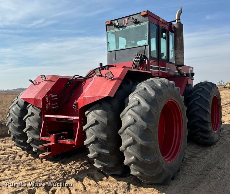 image for item NH9088 1980 International  4586 tractor