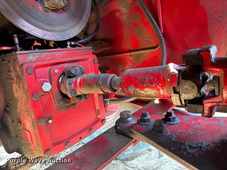 image for item NH9088 1980 International  4586 tractor