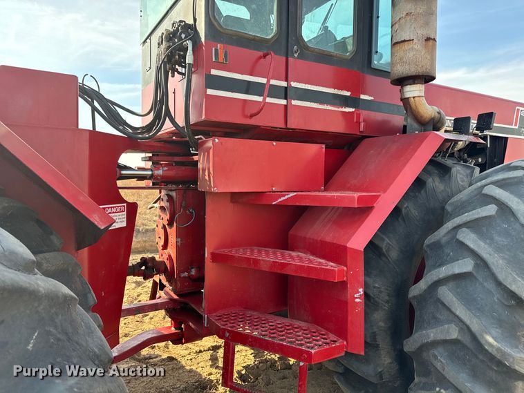 image for item NH9088 1980 International  4586 tractor