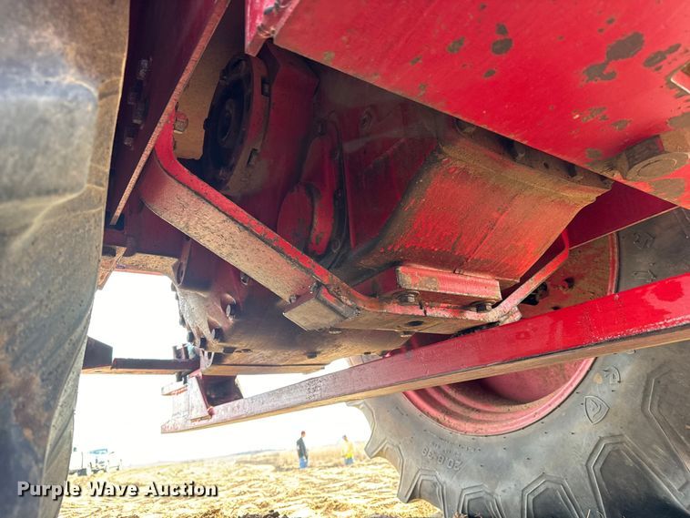 image for item NH9088 1980 International  4586 tractor