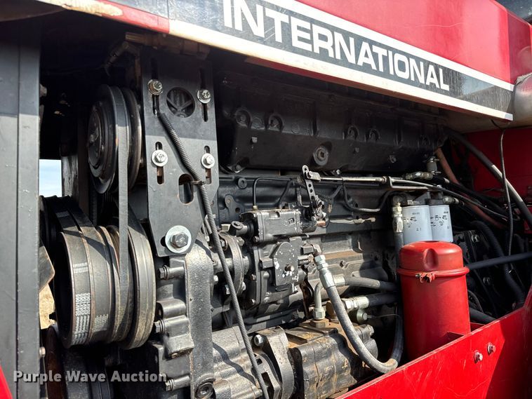 image for item NH9088 1980 International  4586 tractor