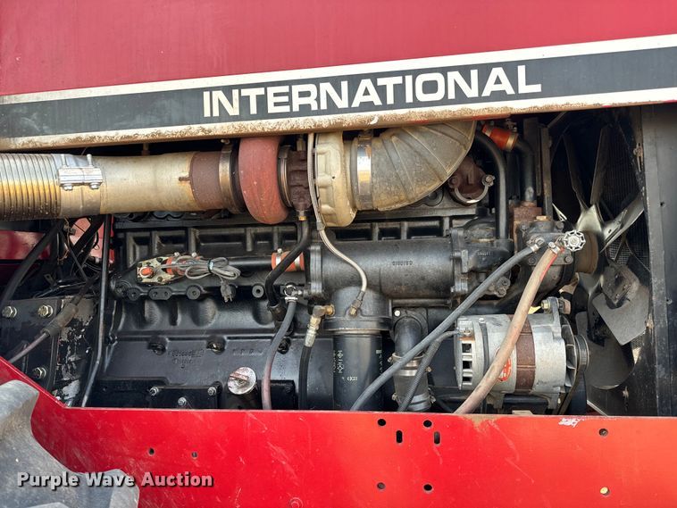 image for item NH9088 1980 International  4586 tractor