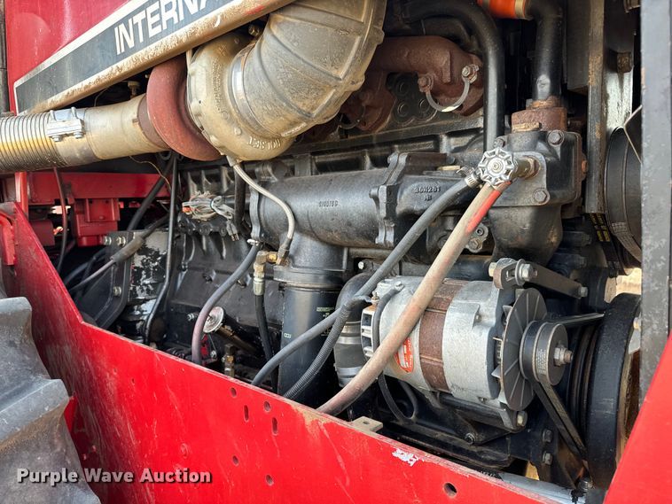 image for item NH9088 1980 International  4586 tractor